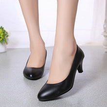 Load image into Gallery viewer, leather Low Heels Women Professional  Shallow Mouth Work Shoes