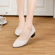 Load image into Gallery viewer, Black Stiletto Shoes Round-headed Middle-heeled 3cm