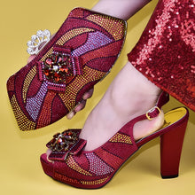 Load image into Gallery viewer, Italian Ladies Shoes and Bags To Match Set Decorated with Appliques