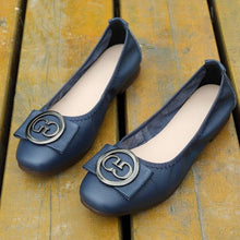 Load image into Gallery viewer, 2020 new autumn leather ladies flat soft breathable Non-slip women shoes